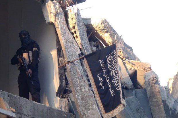 القاعده برای پیشی گرفتن از داعش، در میان جهادی ها قرار گرفته است